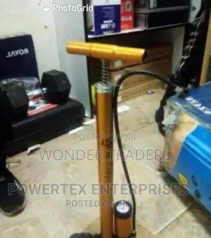 Bicycle Pump With Gauge .