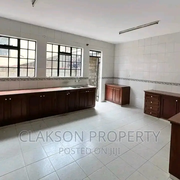 3bdrm Townhouse / Terrace in Lavington for rent