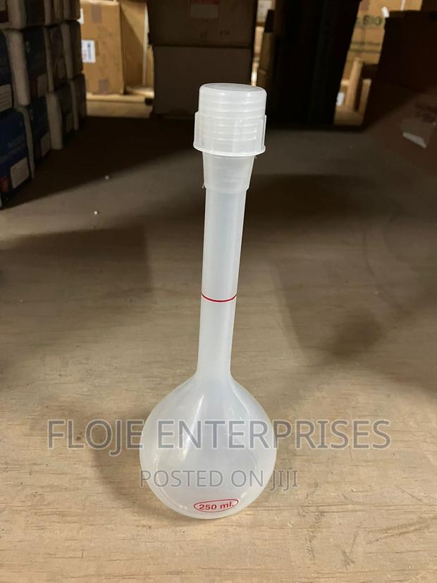 Volumentric Flask 250ml Plastic - main view
