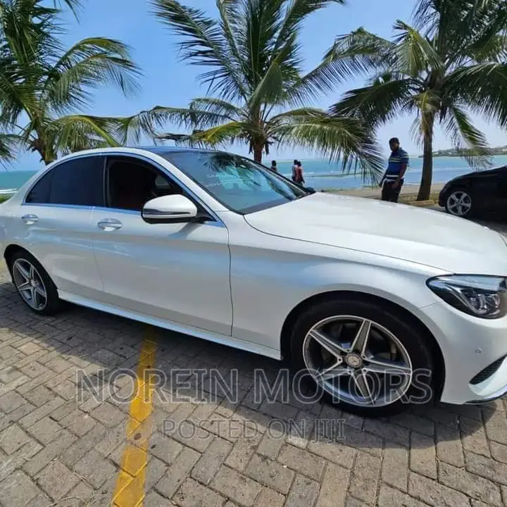 Mercedes-Benz C200 2017 Off white