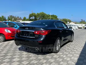 Nissan Fuga 2016 Black
