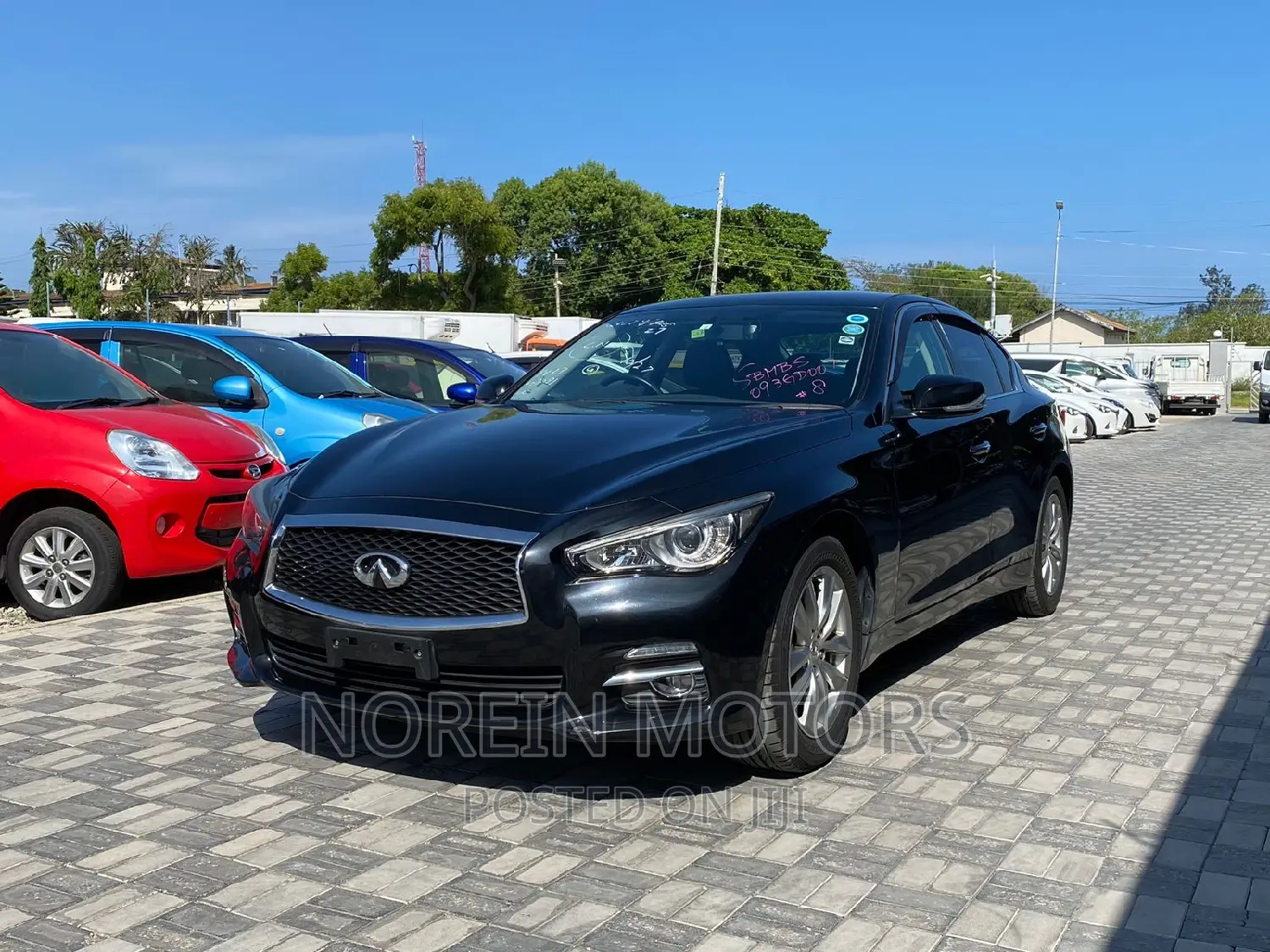 Nissan Fuga 2016 Black