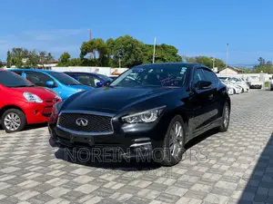 Nissan Fuga 2016 Black