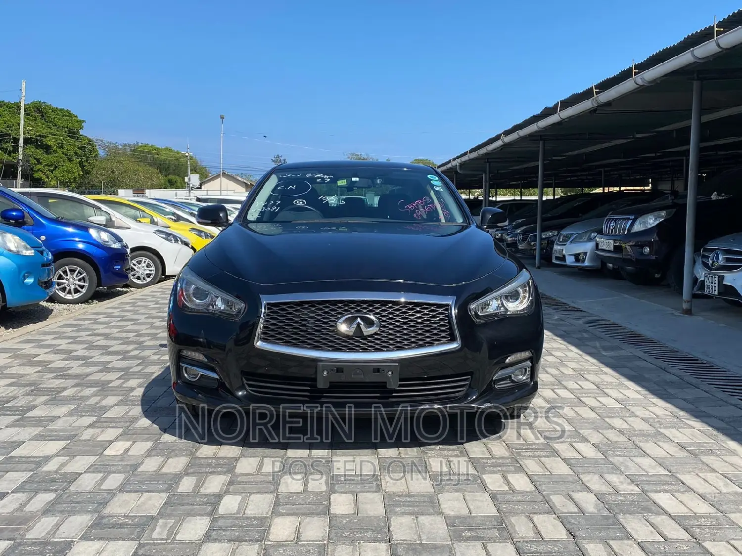 Nissan Fuga 2016 Black