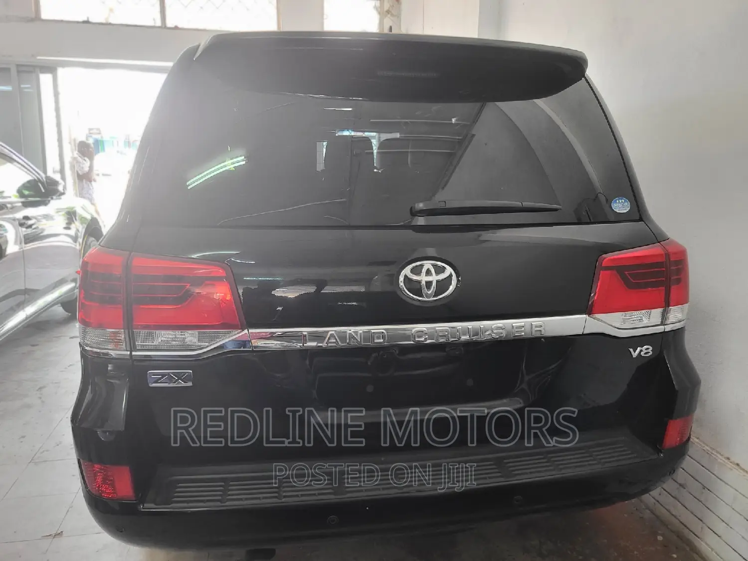 Toyota Land Cruiser 4.6 V8 AX 2016 Matt Black