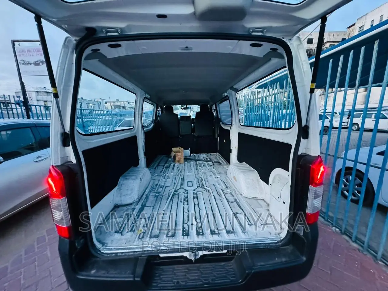 Nissan Caravan (Urvan) 2016 White