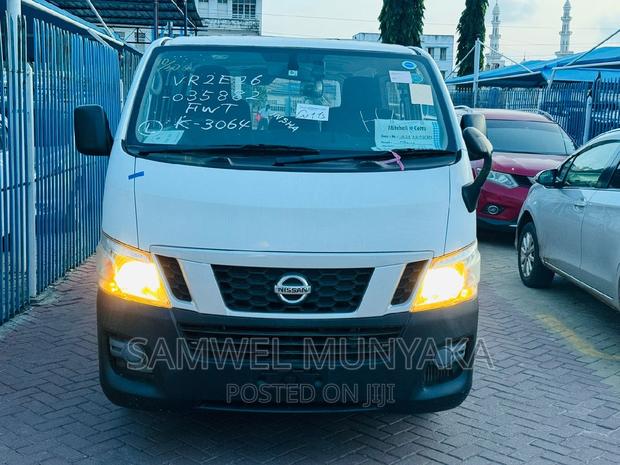 Nissan Caravan (Urvan) 2016 White - thumbnail 3