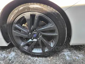 Subaru Impreza 2.0i AWD Hatchback 2016 Pearl