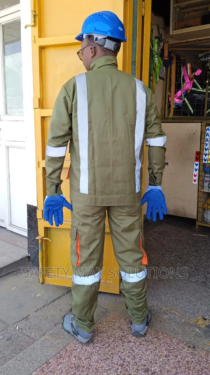 Twill Cargo Suit/Two Piece Suit