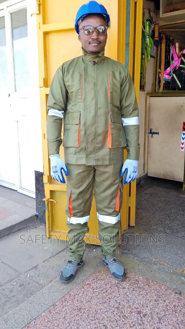 Twill Cargo Suit/Two Piece Suit - thumbnail 3