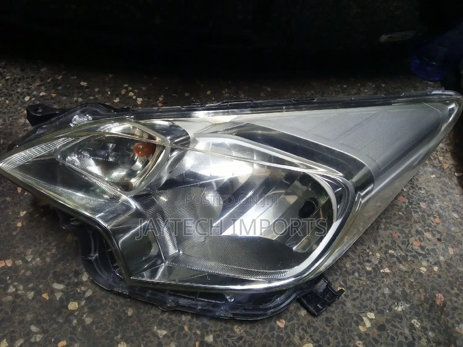 Ractis 2012 LHS Headlight