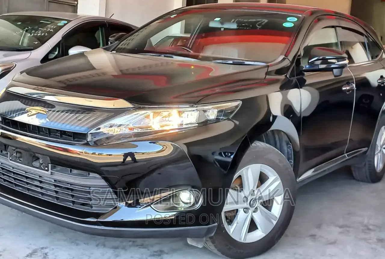 Toyota Harrier 2.0 4WD 2015 Black