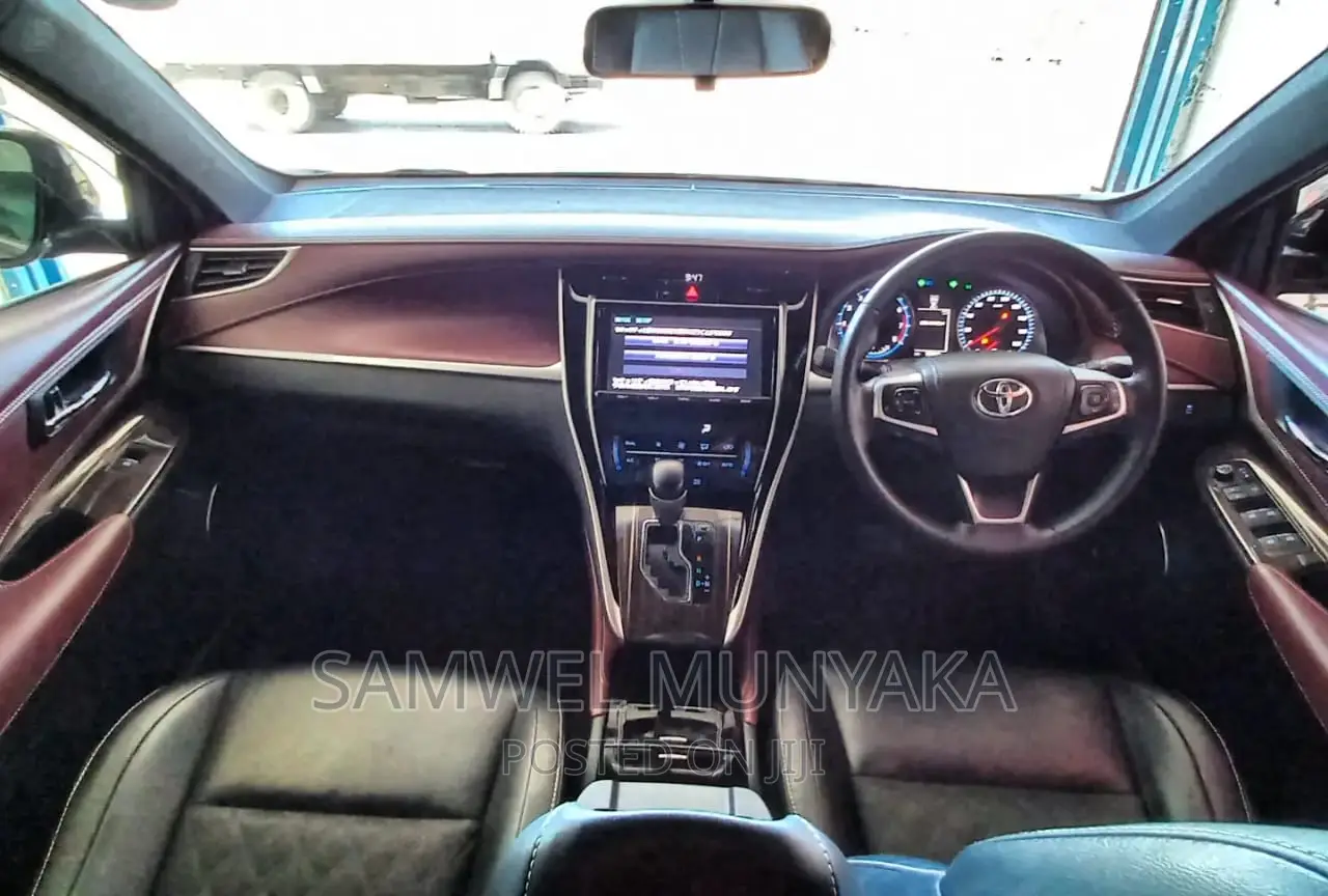 Toyota Harrier 2.0 4WD 2015 Black