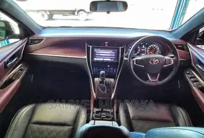 Toyota Harrier 2.0 4WD 2015 Black