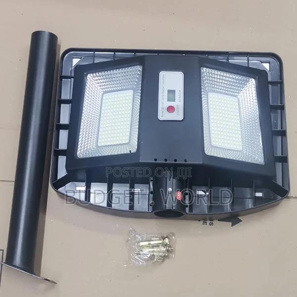 200w Dusk to Dawn Solar Powered Streelight - main view