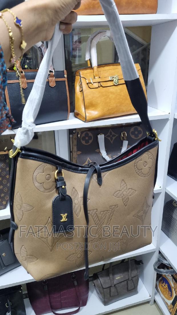 High Quality Handbag LV - main view