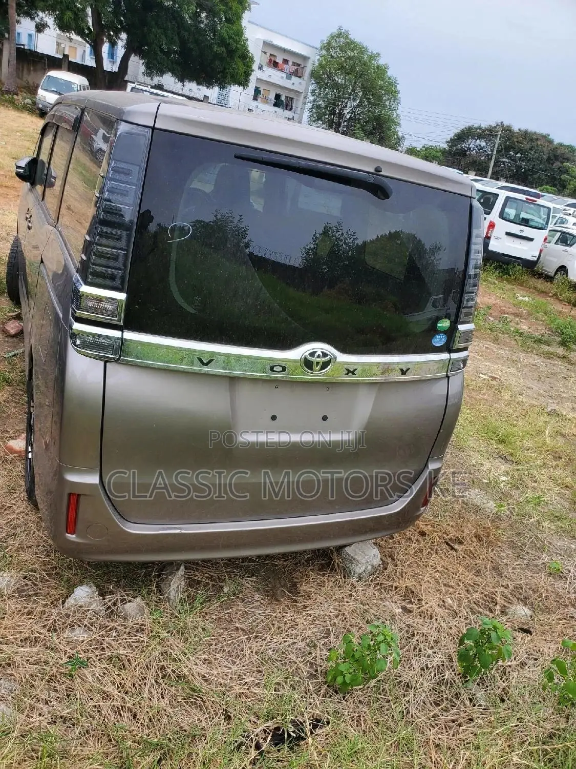 Toyota Voxy 2018 Gold