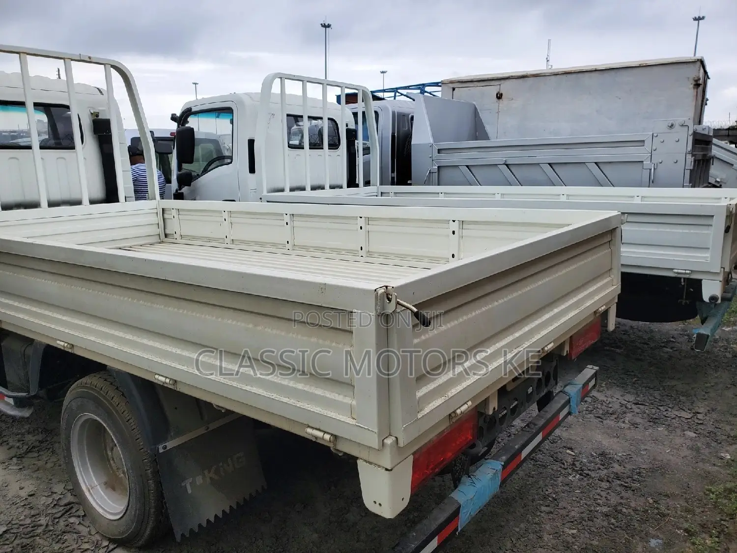 T-King T1, Isuzu Drivetrain and Engine Same as Isuzu NPR