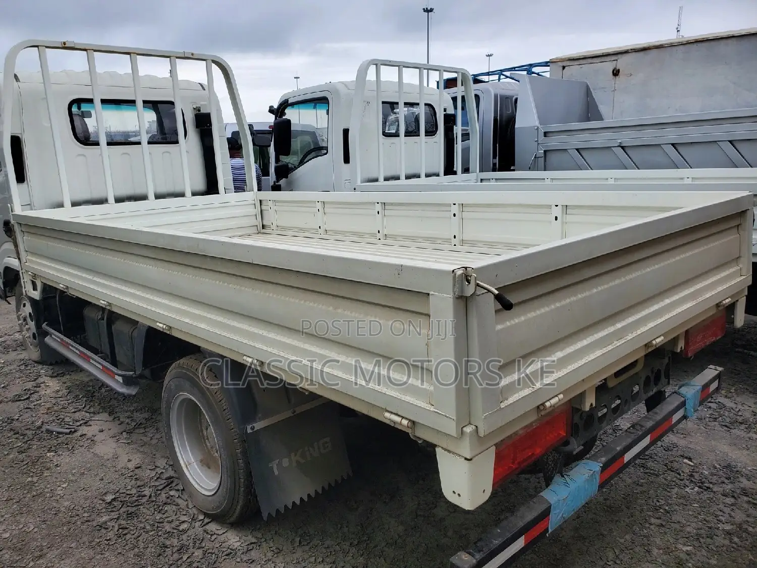 T-King T1, Isuzu Drivetrain and Engine Same as Isuzu NPR
