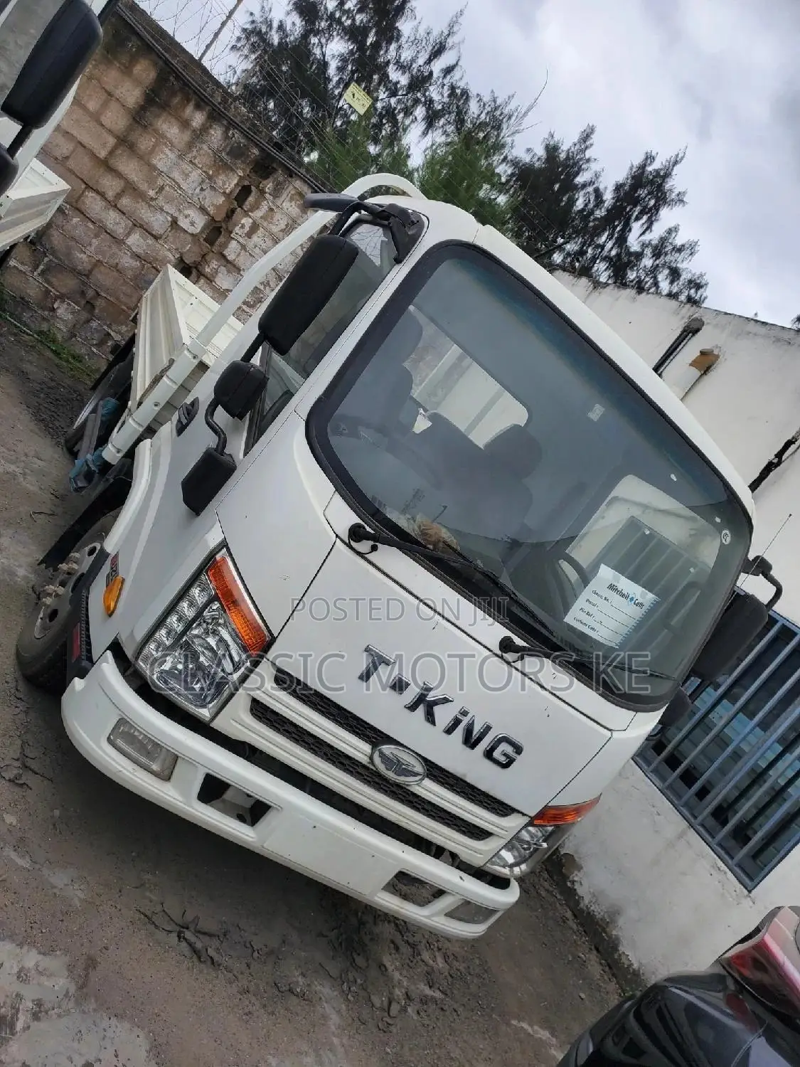 T-King T1, Isuzu Drivetrain and Engine Same as Isuzu NPR