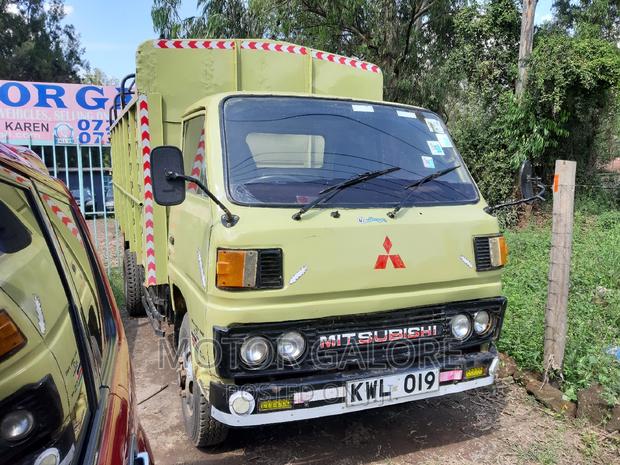 Mitsubishi Canter - thumbnail 3