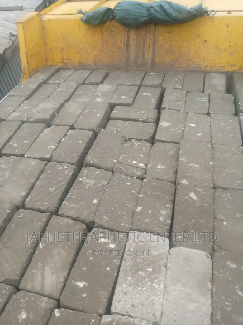 We Sell Machine Cut Stones,Ballast,Riversand Rocksand
