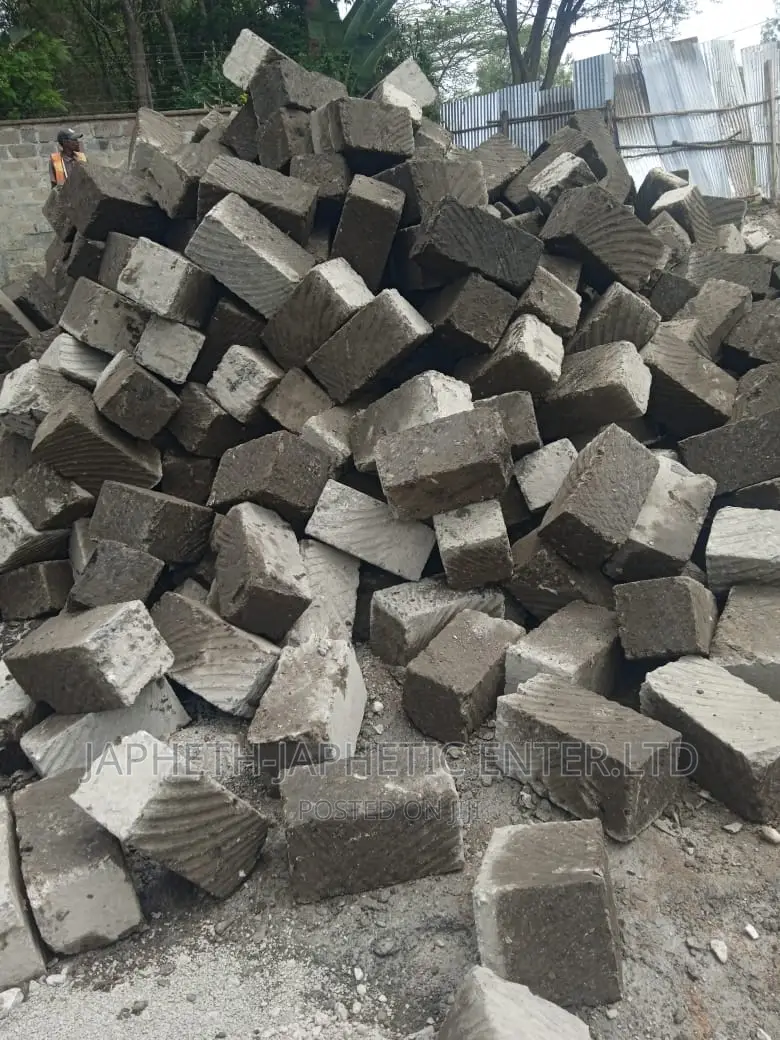 We Sell Machine Cut Stones,Ballast,Riversand Rocksand