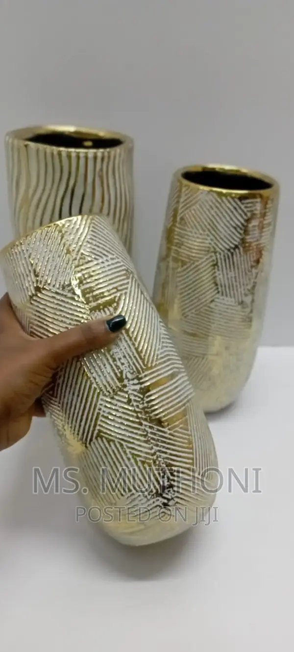 Ceramic Vase Golden Stripes*