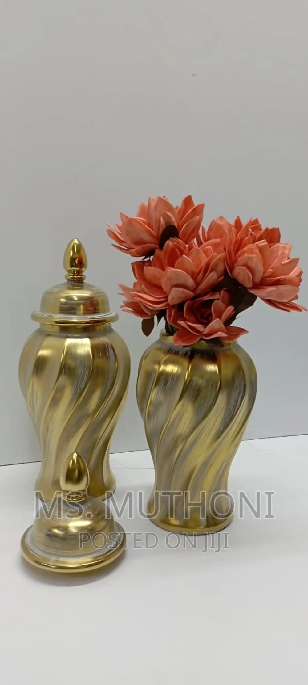Ceremic GOLD-PLATED White VASE-GINGER