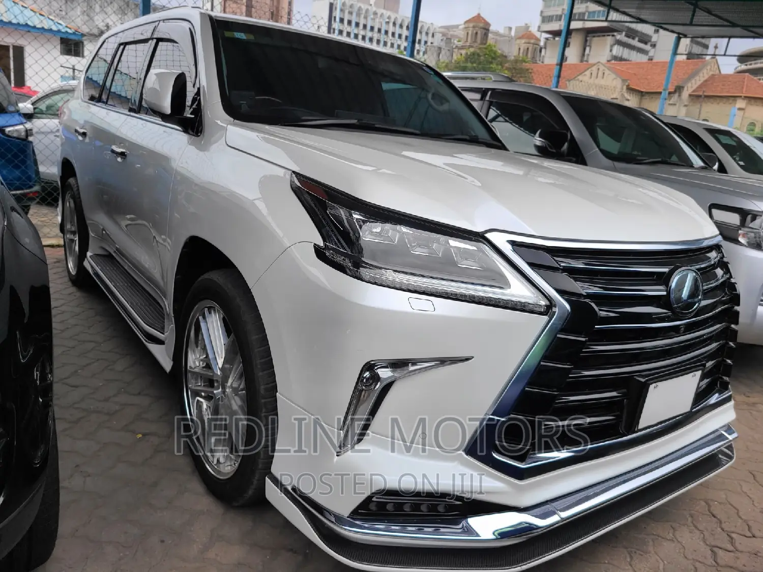 Lexus LX 570 (5 seats) AWD 2016 Pearl