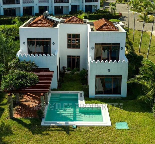4bdrm Villa in Sultan Palace, Kikambala for sale