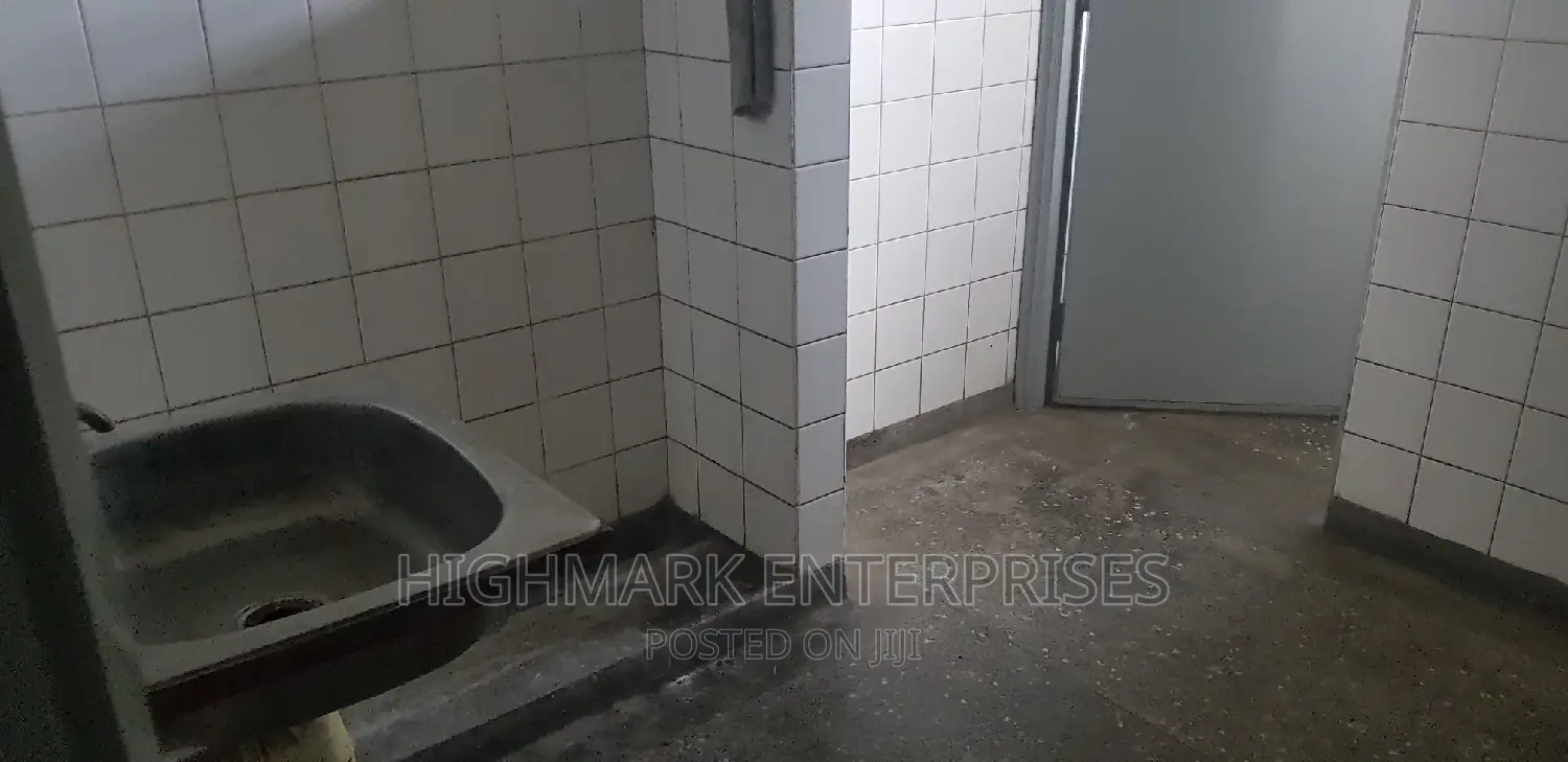 9000 Sq Feet to Let