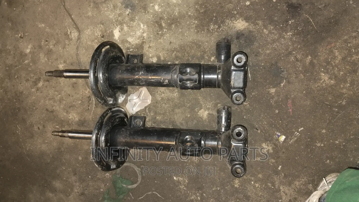 Front Suspension Shock Absorber for Mercedes W204 W207 C204