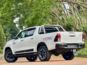 Toyota Hilux 2.8 Diesel 2020 White