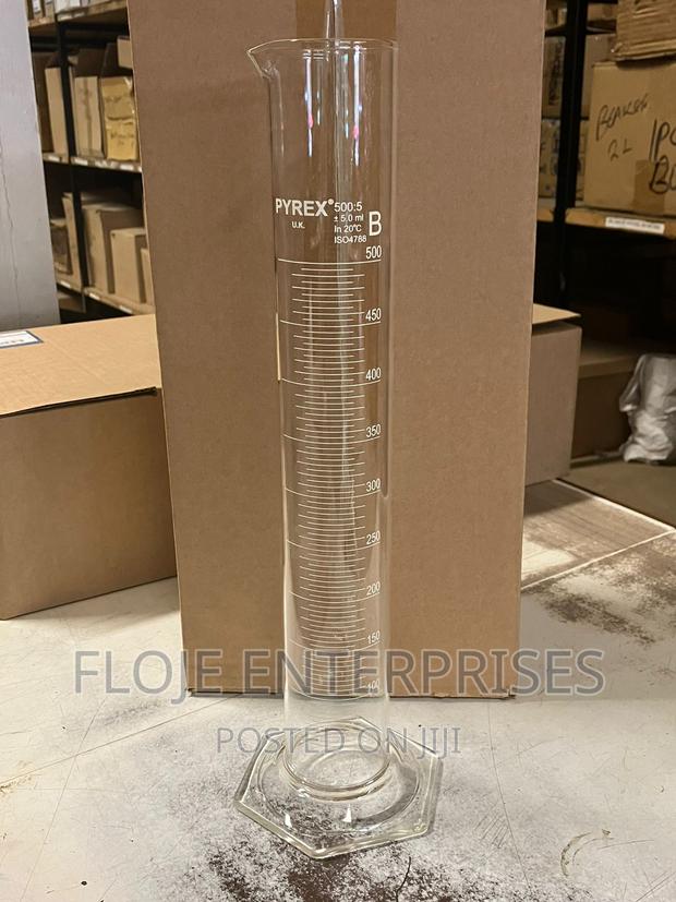 Measuring Cylinder 500ml Pyrex