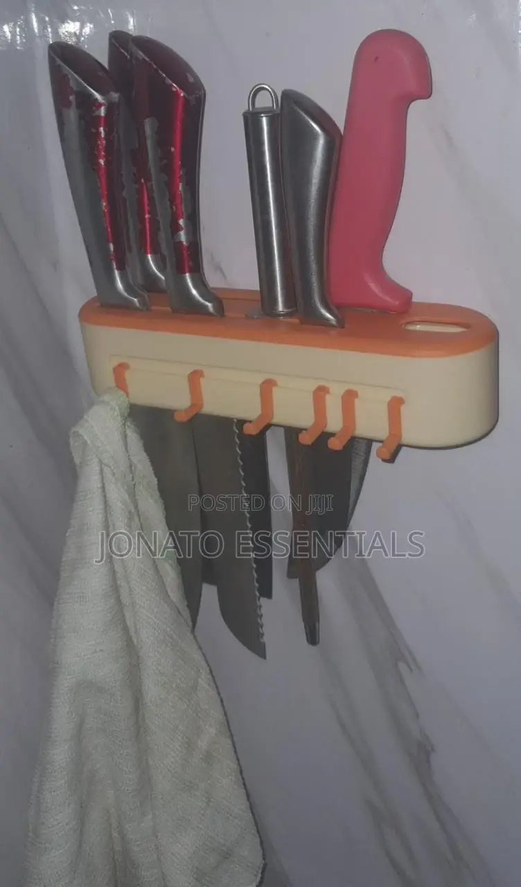 Wall-Mounted Knives Organizer and Holder
