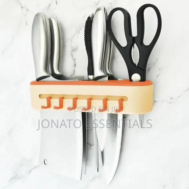 Wall-Mounted Knives Organizer and Holder