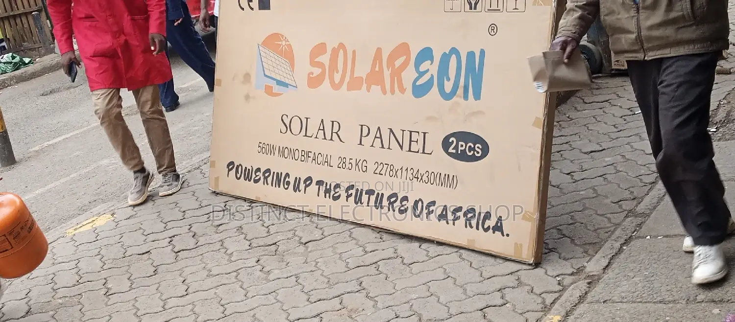 560watts Solareon Solar Panel