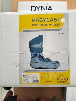 11 Inch Preumatic Air Walker : Short Cast Boot - main view