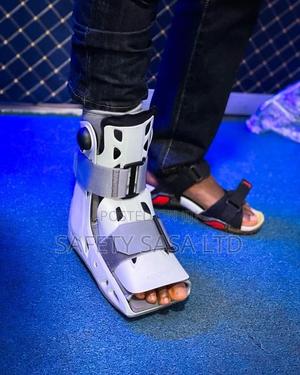 Aircast Walking Ankle Boot : Air Select Cast Boot - main view