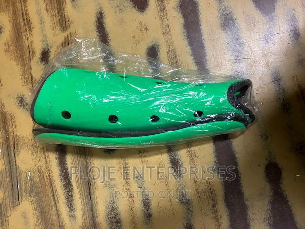 Hockey Shin Guard Curved Wa0009 Green