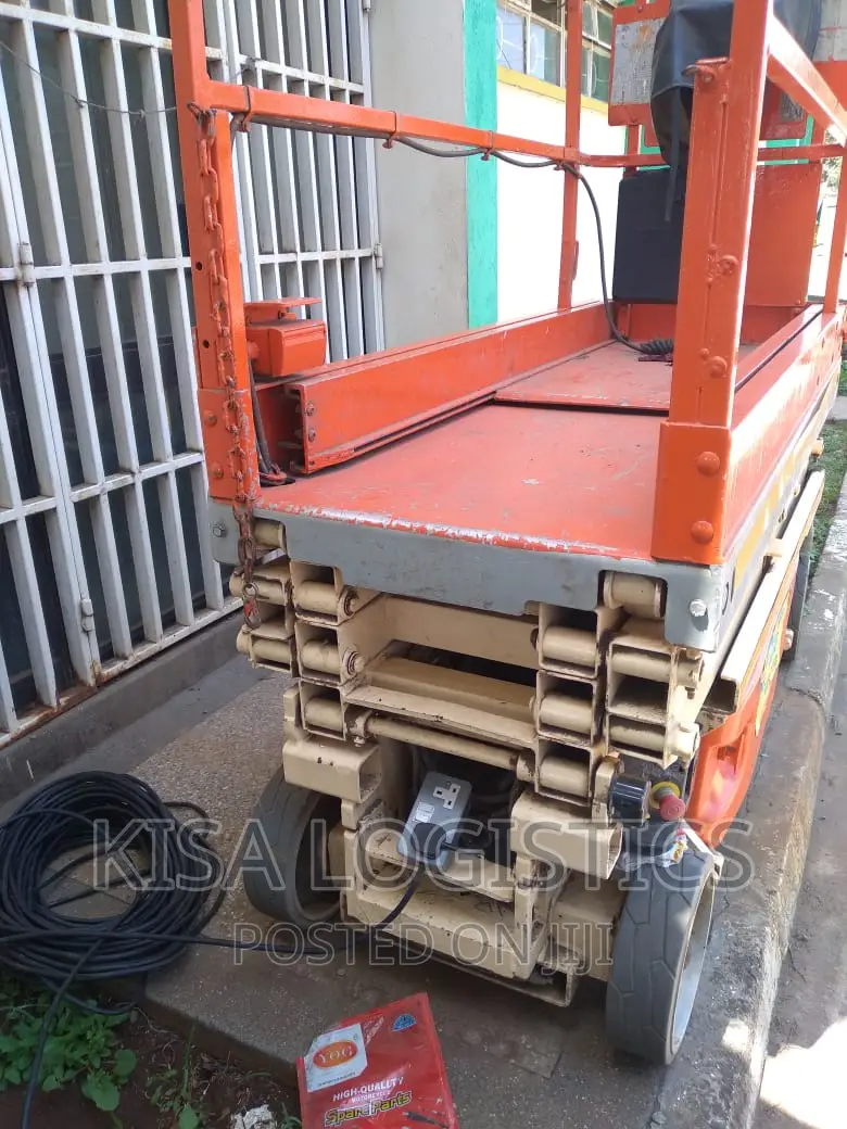 7m Electric Scissorlift for Hire