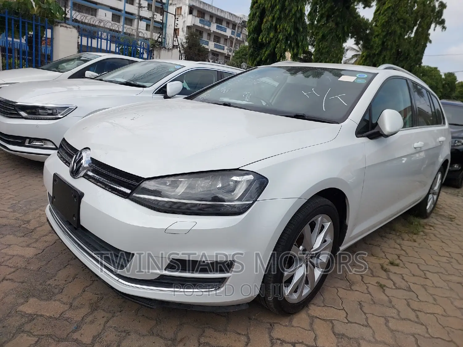 Volkswagen Golf 2017 White
