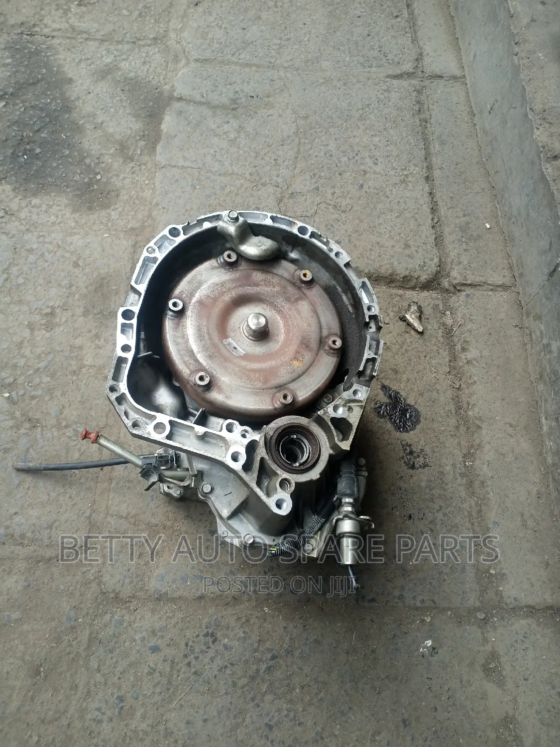 Toyota Passo Sette Gearbox in Ngara Vehicle Parts & Accessories