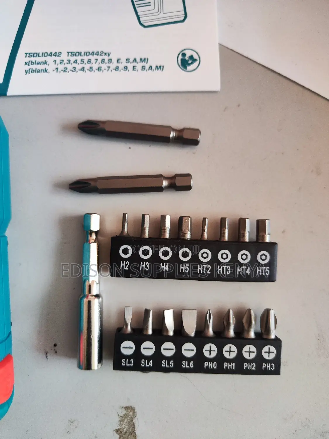 Total Cordless Screwdriver With Bits 4V Li-Ion Rechargeable