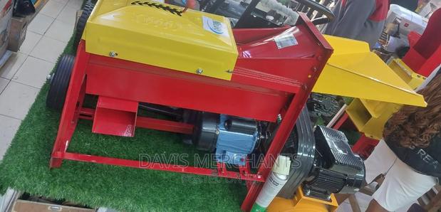 Potable Maize Sheller With a Manual Gear - main view