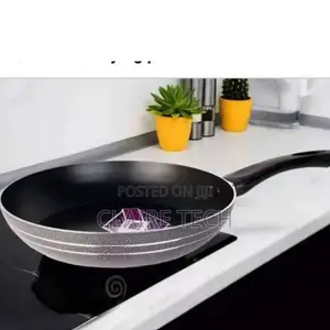 Black 26 Cm Frying Pan 