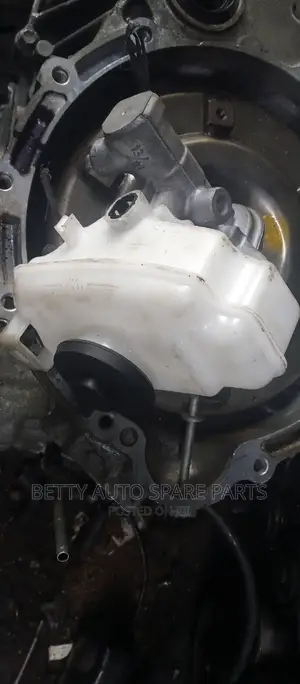 Toyota Hiace 7 L Master Cylinder (Local)