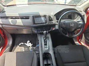 Honda Vezel 1.5 Hybrid 2WD 2018 Red