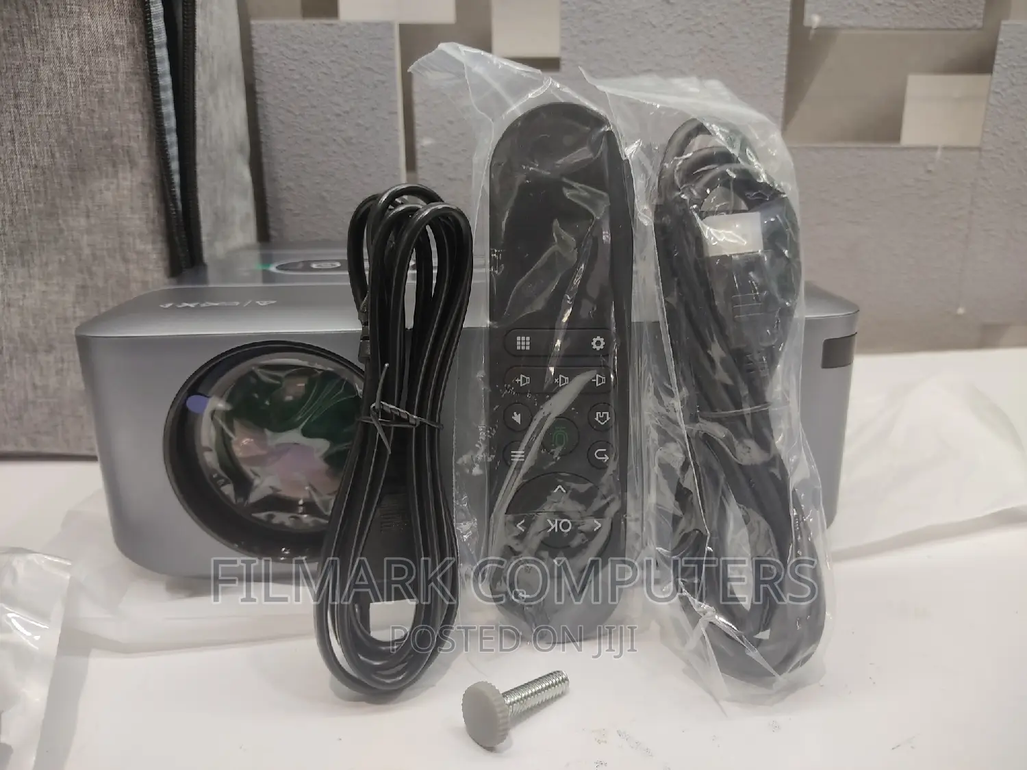 Xnano X1 Pro Android 9.0 1080P Supported 350 ANSI Lumens